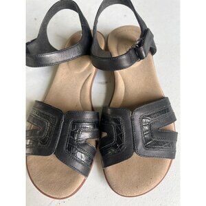 Clarks Womens 5.5 Black Leather Sandals‎ Shoes Ankle Strap Cushioned Footbed